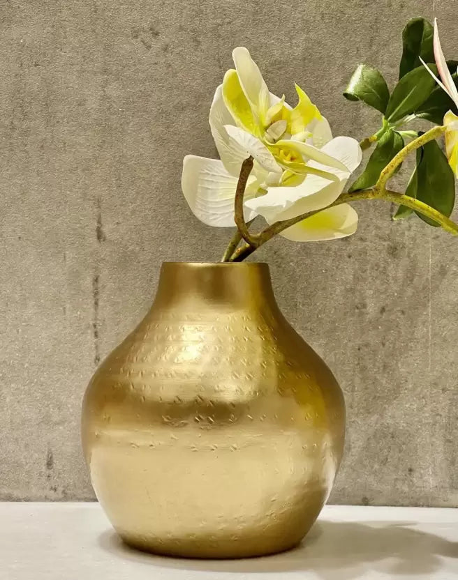 Beautiful Metal Flower vase for Home Décor and Living Room Vintage Décor Antique Décor for Home décor Iron Vase (6 inch, Gold) - Connects Cart